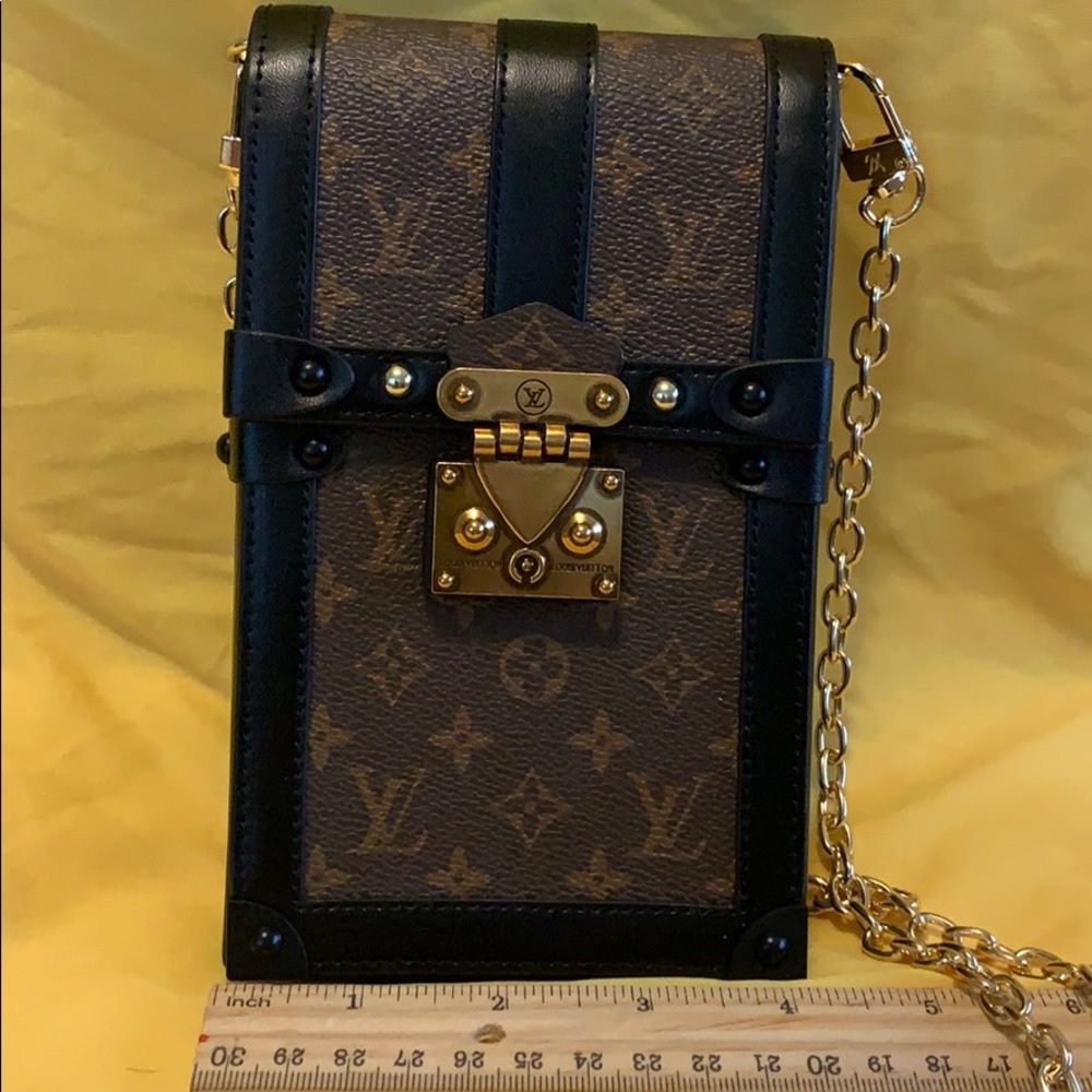 Unique and beautiful small cross body